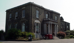 the cafe at the hilltop of brockwell park