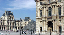 another shot of the front door of the louvre